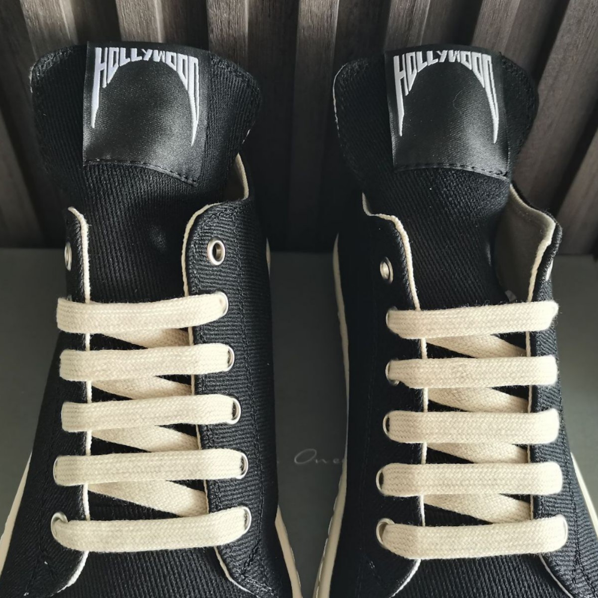 รองเท้าผ้าใบผู้หญิงแบรนด์คลาสส - Streetwear Brand Fashion บทวิจารณ์และราคา